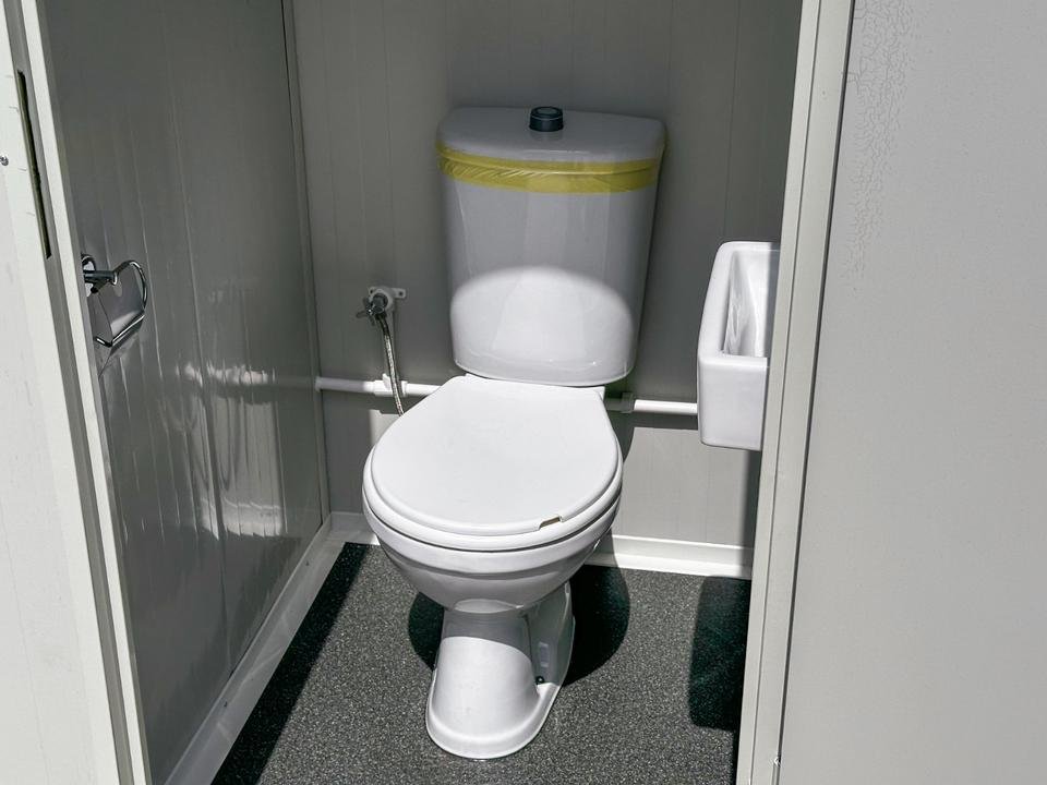 Contenedor sanitario de doble wc (220x120m)nuevo