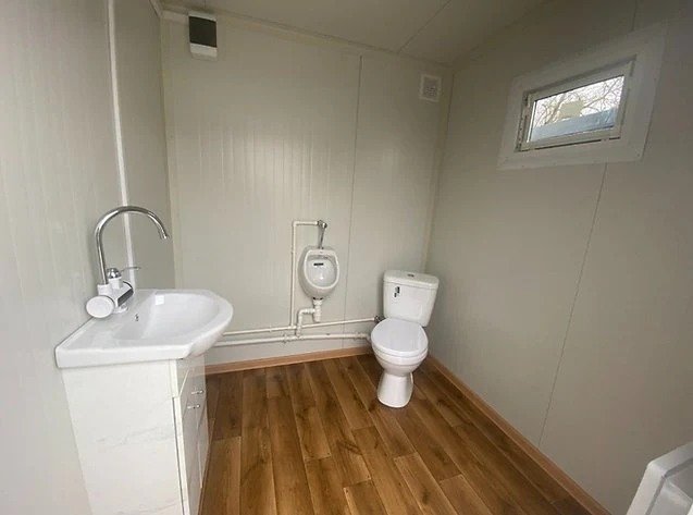 Contenedor sanitario con doble cabina wc